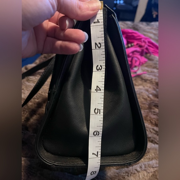 Vintage Limited Edition Guess Purse - Picture 16 of 16